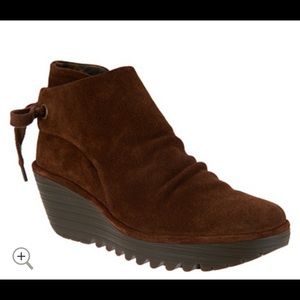 Fly London Suede Yebi